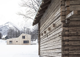 Blick vom Nachbargebäude