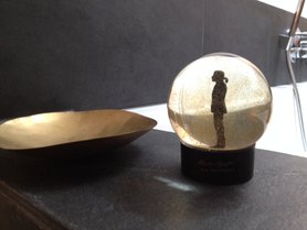 SCHWARZ- UND GOLD-LIEBE