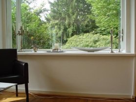 altes Blumenfenster mit neuem Design