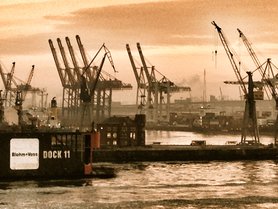 Hamburg beim Sonnenuntergang