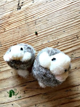 Schafe auf dem Tisch