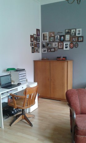 Arbeitsbereich im Wohnzimmer