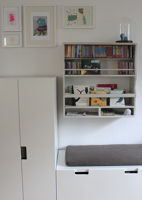 Tellerbord als Bücherbord