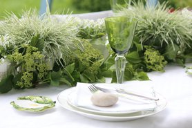 Grüne Tisch-Deko im Mai