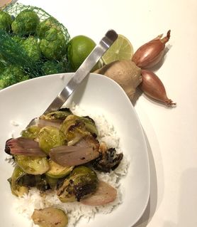 Ofengerösteter Asiarosenkohl auf Reis...Ingwer,