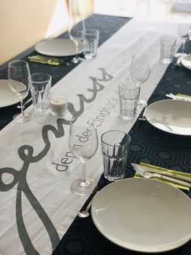 Tischlein deck dich. 
