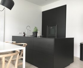 My Little Black Kitchen 