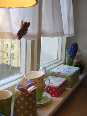 "Frühlings-Pünktchen-Fenster"   😉)