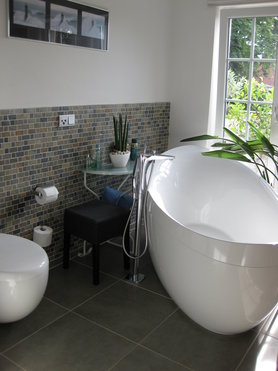 Bad von der linken Seite