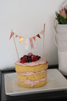 Nachdem die Himbeer-Charlotte gründlich