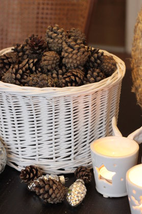 Tannenzapfen als Weihnachtsdeko