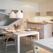 Weiße Wohnsituation im Essbereich